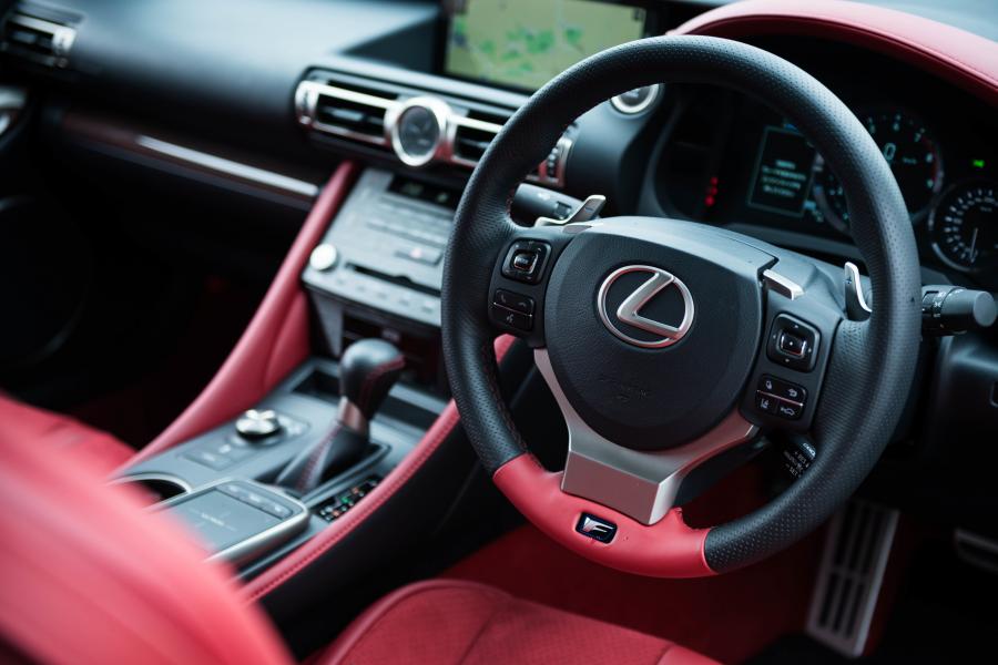 Торпедо Lexus RC F Performance Package 2019 года  (JP) (фото 27 из 31)
